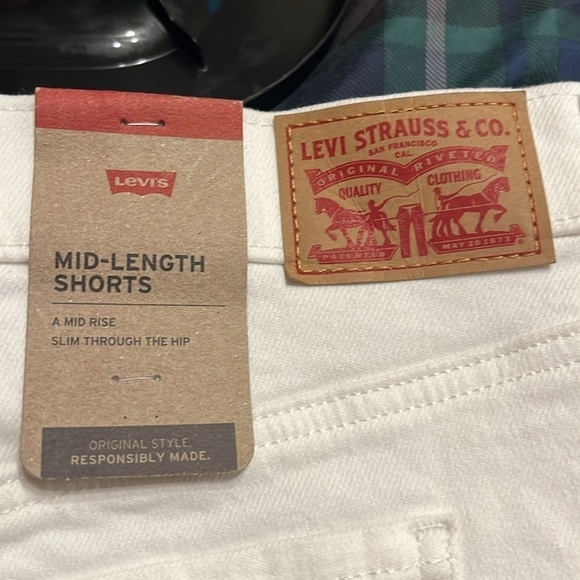 NWT Levi's Women's Mid Length Shorts size 34 - Picture 5 of 6